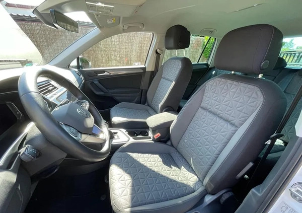 Volkswagen Tiguan cena 125999 przebieg: 19000, rok produkcji 2021 z Konin małe 137